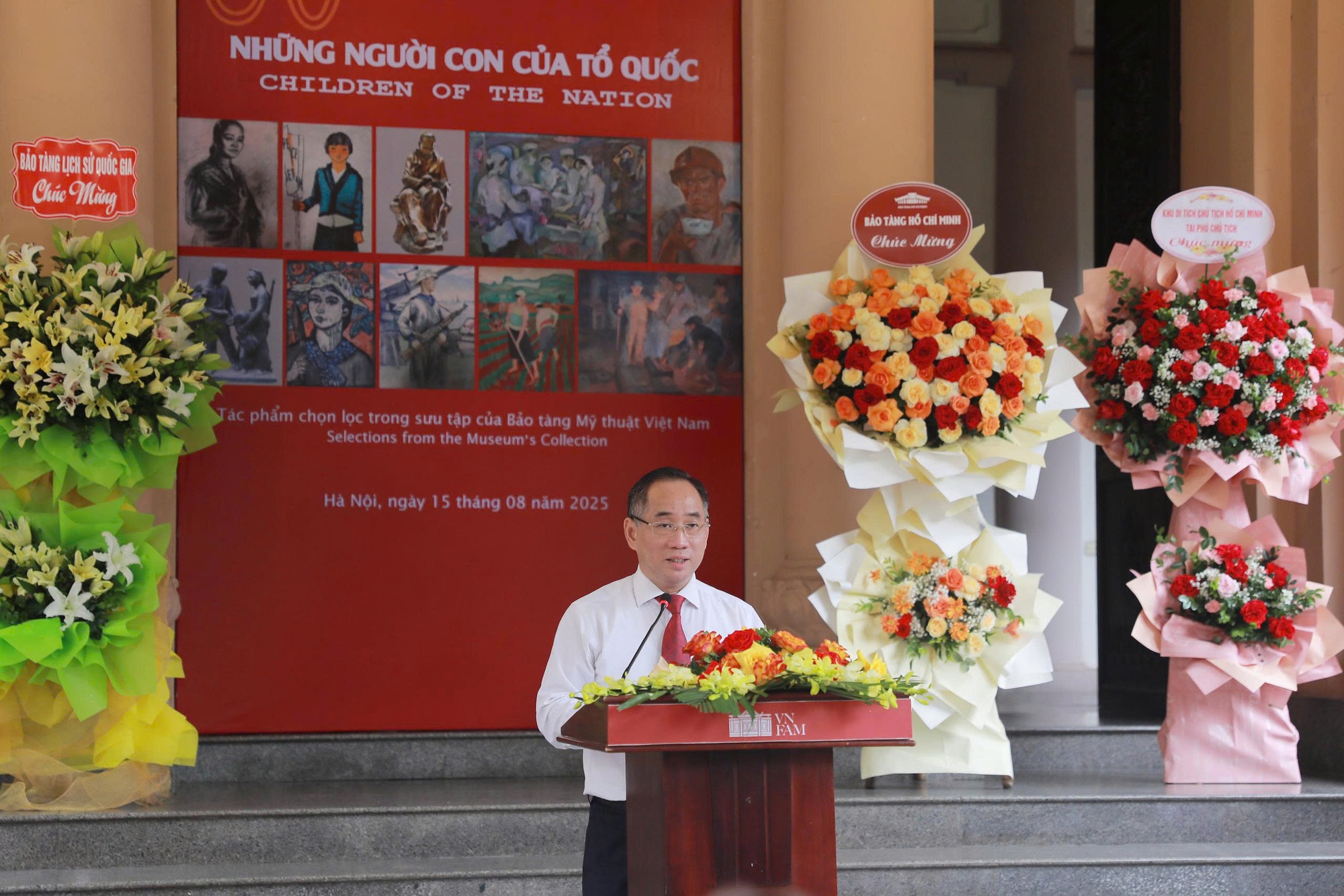 80 tác phẩm nghệ thuật tại triển lãm 'Những người con của Tổ quốc'